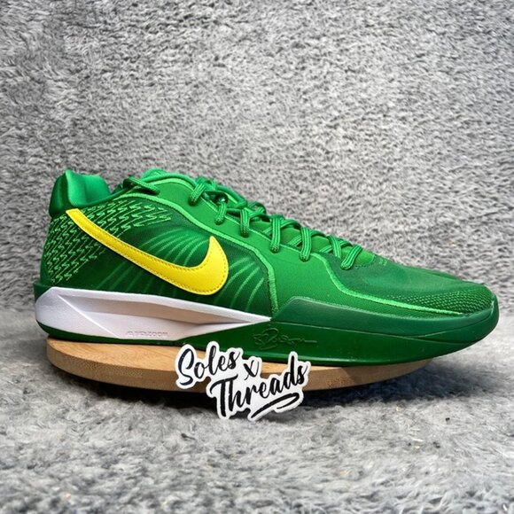 Nike Sabrina 2 Oregon Ducks Size 11.5 Men = 13 Women Green Yellow HQ4344-300 main image 6
